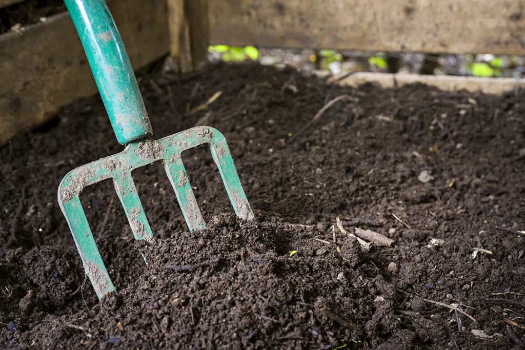 How Much Does a Yard of Compost Weigh? Plantglossary