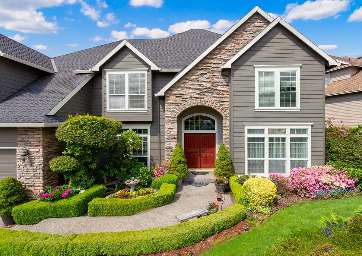 25 Best Low Growing Shrubs for the Front of Your House