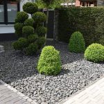 How to Lay Gravel On Soil