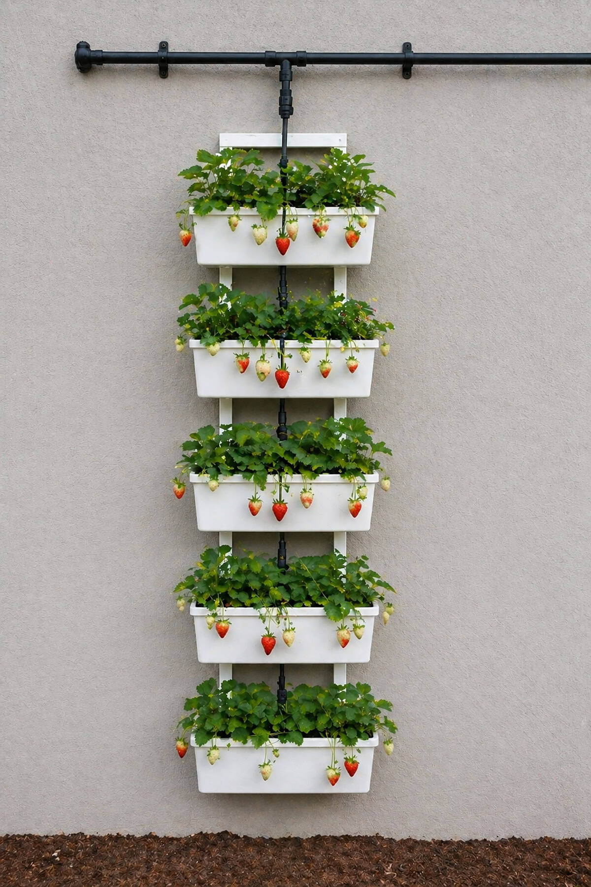 Wall Mounted Vertical Strawberry Pot Columns with Irrigation Pipe