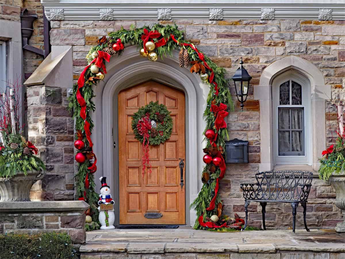 Christmas Front Door Decor Ideas with Greenery