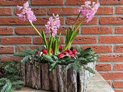 DIY Christmas Planters on a Budget