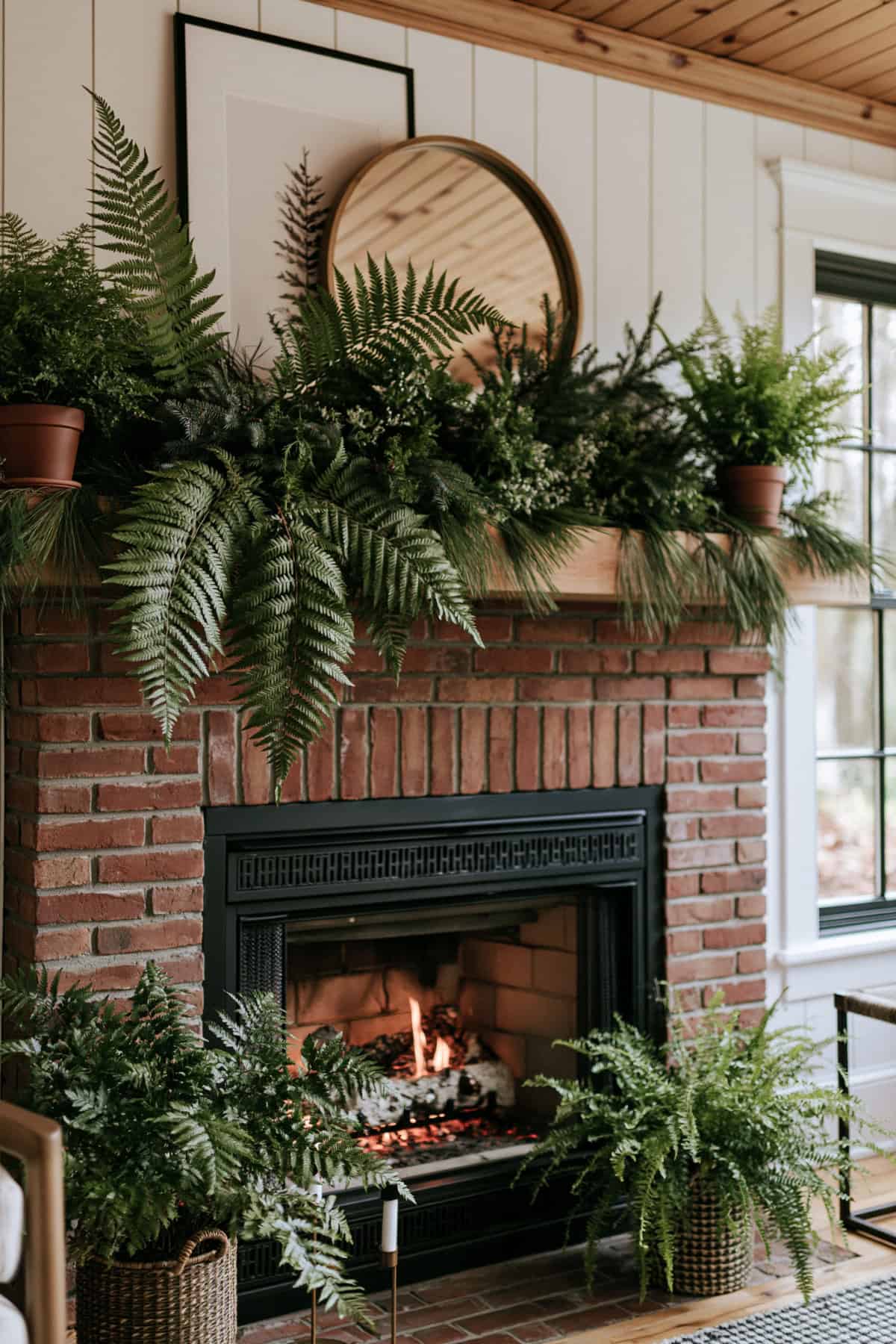 Fern-Filled Garland With Long Pine Branches