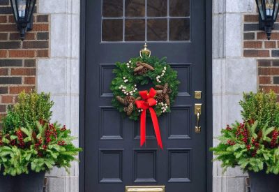 How to Make a Fresh Evergreen Wreath