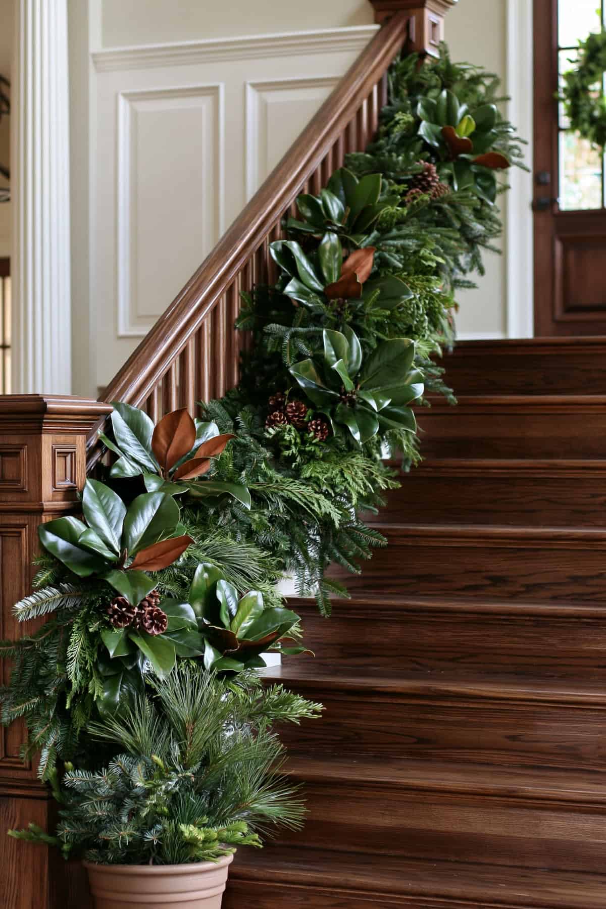 Magnolia And Evergreen Stair Garland